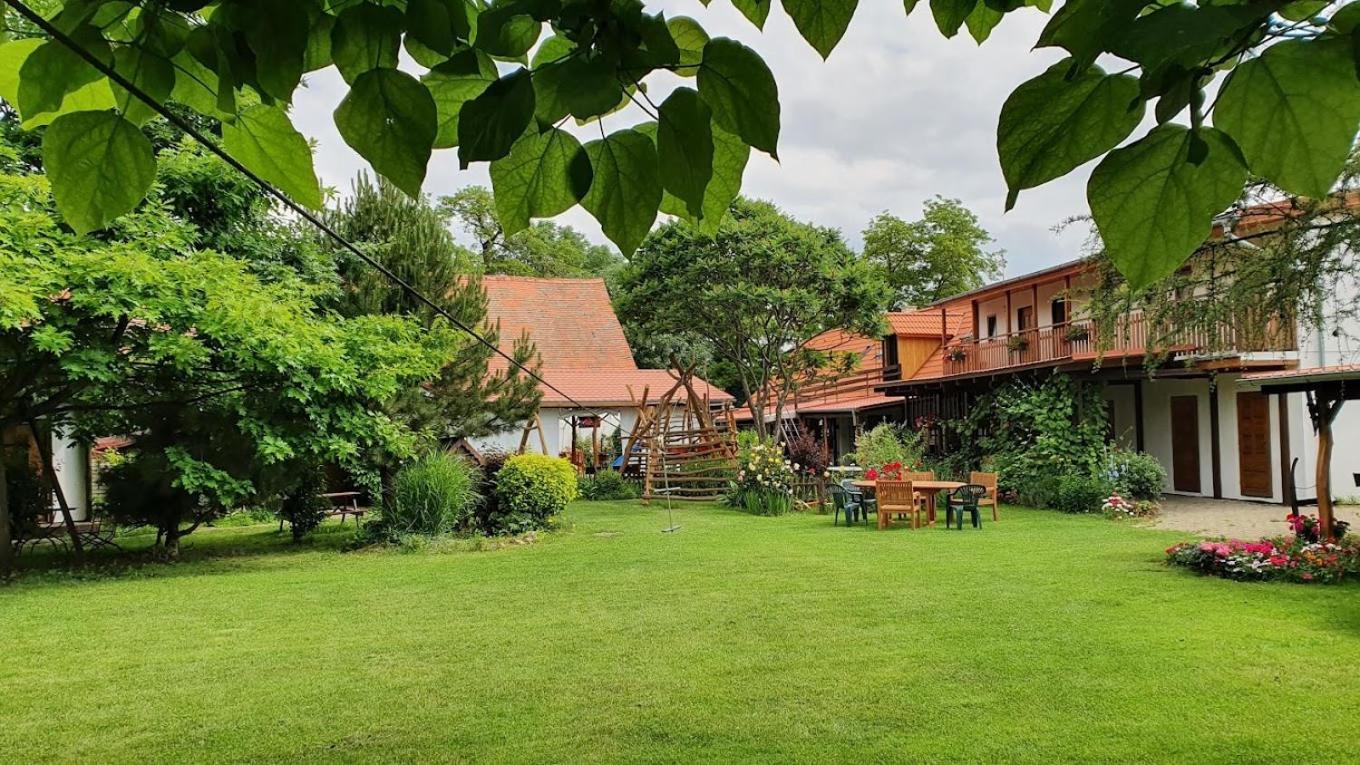 Vila Rybarska Basta Vikletice - Nechranice Kwon Exteriér fotografie